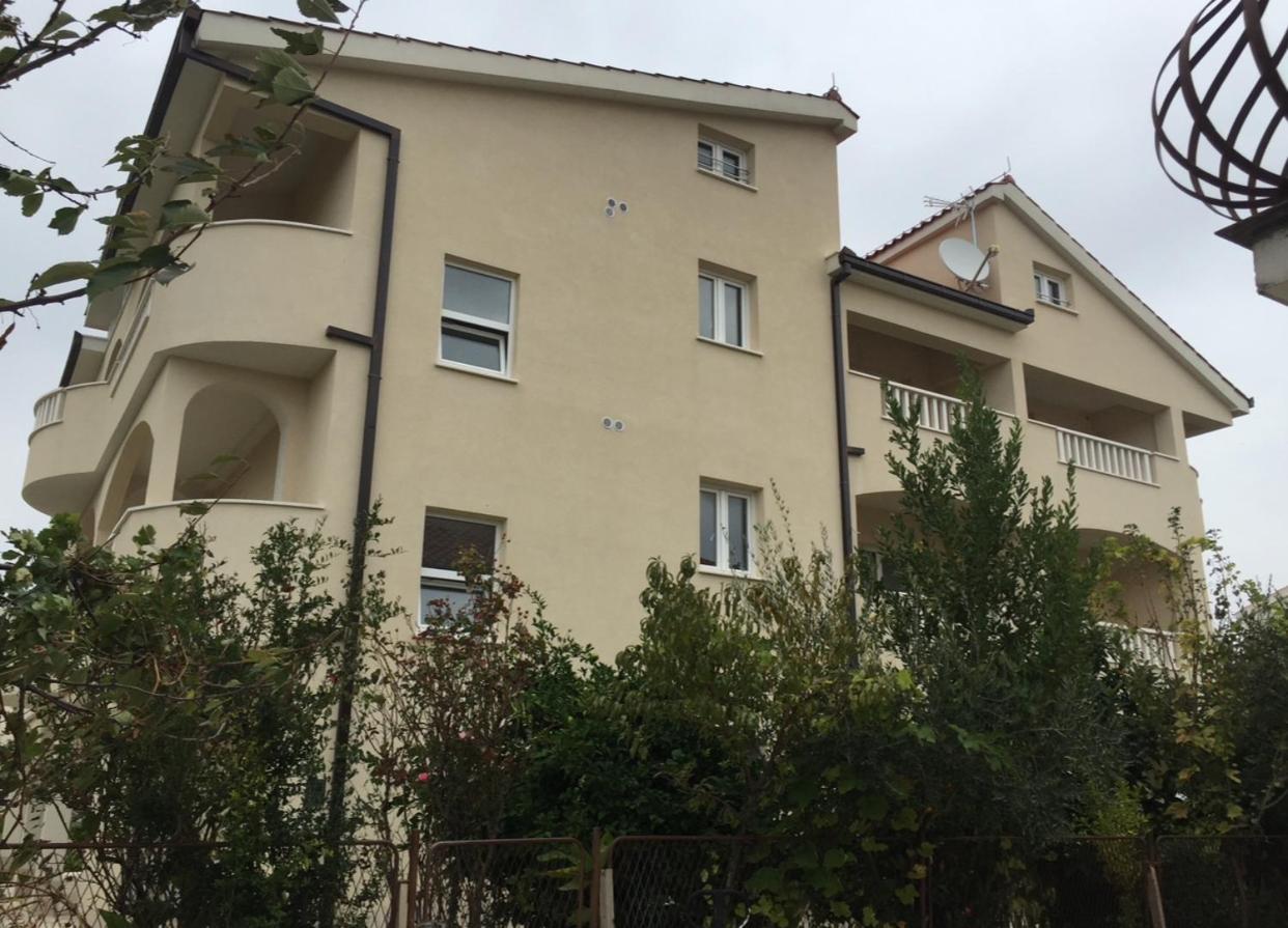 Apartmani Spaija Kaštela Exterior foto